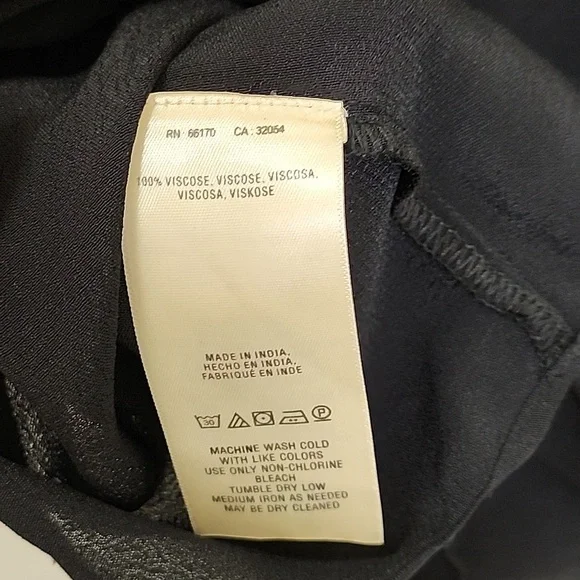 Anthro MAEVE RUFFLE COLD SHOULDER CUT OUT LIGHTWEIGHT BLACK DRESSY BLOUSE SIZE 2 - Picture 13 of 15